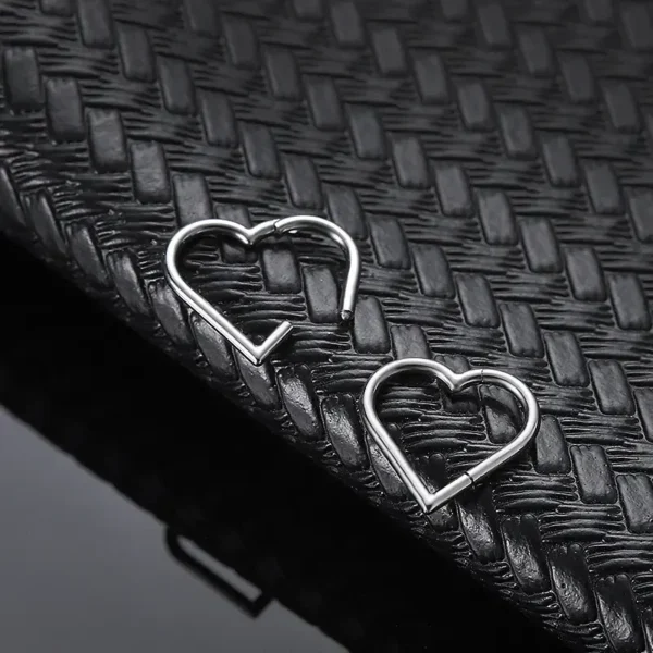 Daweys DS5979 Heart-Shaped Seamless Nose Ring Stylish Durable Titanium Alloy Piercing Jewelry - Image 4